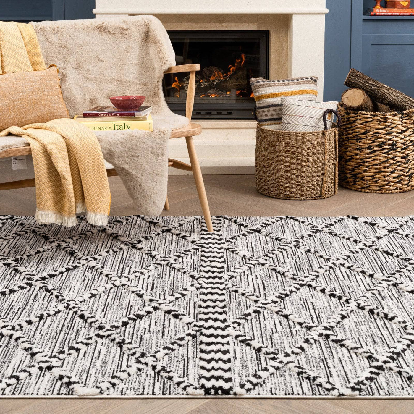 Raven Geometric Runner, Black - White, 80x300 cm 2