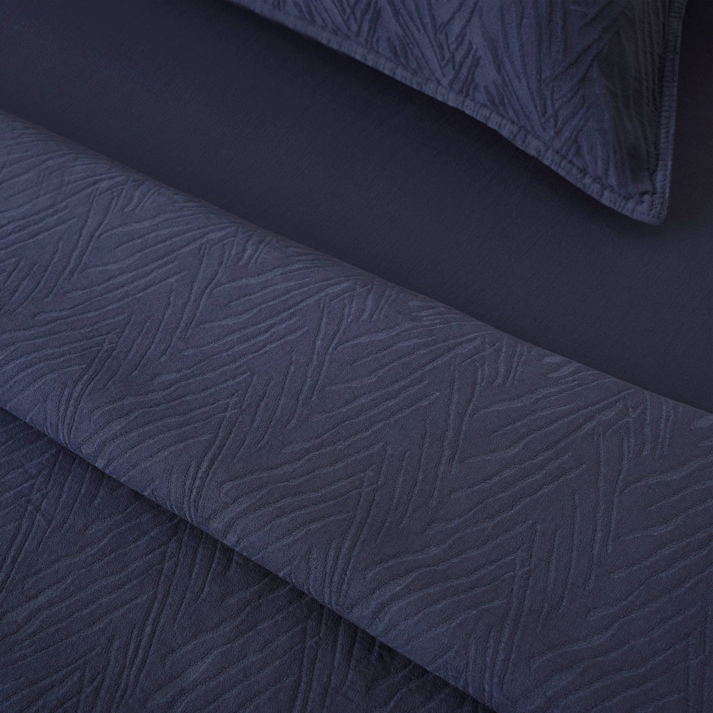 Freddie 100% Turkish Cotton Jacquard 300 TC Duvet Cover Set + Fitted Sheet, Navy, Double Size Bedding Sets sazy.com