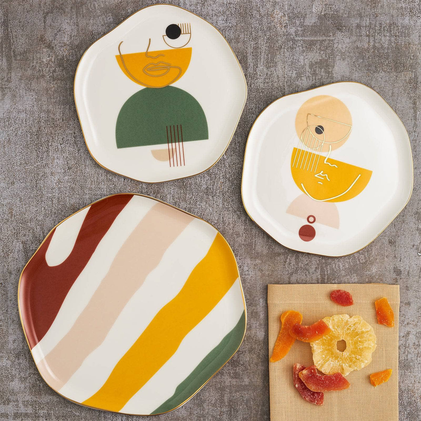 Abstract Set of 3 Flat Plates, 27 cm 3
