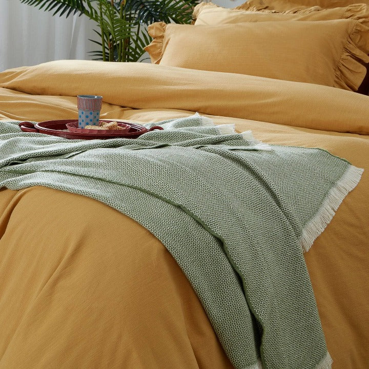 Isaac Triangle Casual Soft Throw, Green, 140x190 cm Throws sazy.com